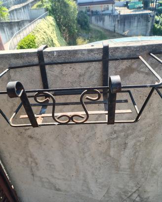porta vasi in ferro 