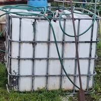 Fusto acqua da 800 litri con telaio di rinforzo 