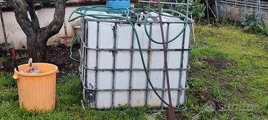 Fusto acqua da 800 litri con telaio di rinforzo 