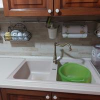 lavandino e rubinetto