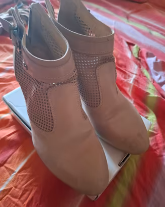 stivaletti da donna nerogiardini