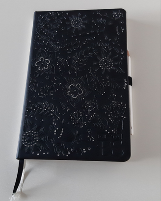 Quaderno copertina nera con strass