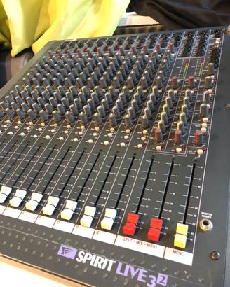 Mixer Soundcraft Spirit Live 3-2
