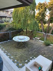 Tavolo da esterno con sedie