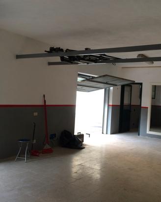 Magazzino 55 mq con bagno via Roma