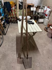 2 vanghe antiche in ferro con manico in legno