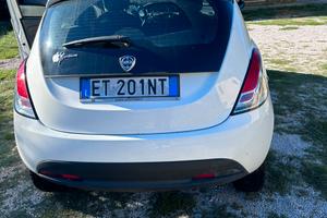 Autovettura y 10 gold benzina metano