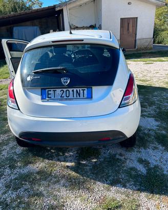 Autovettura y 10 gold benzina metano