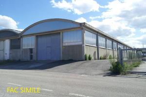 Immobile di 1250 m² con 1 locale a Calenzano