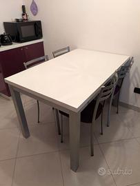 Tavolo da pranzo e 4 sedie Scavolini