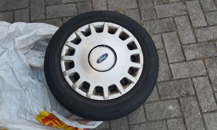 Cerchi in acciaio con pneumatici invernali