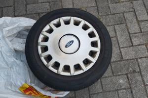 Cerchi in acciaio con pneumatici invernali