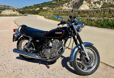 Yamaha SR400 (2015)