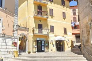 3 LOCALI A PALIANO