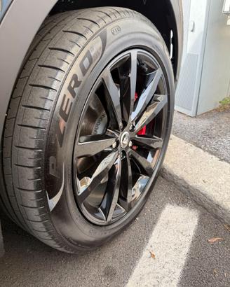Set Pneumatici 235/50 R20 104Y