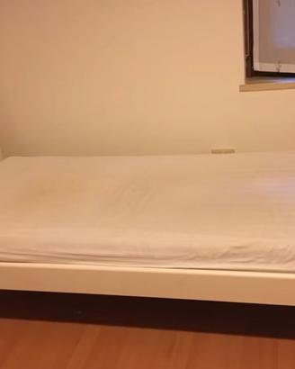 Letto Singolo Moderno in Legno Bianco con Testata