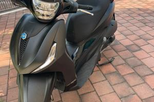 Scooter Beverly 300 nuovo