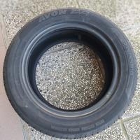 4 Pneumatici Avon 215/55 R16 93V Usati