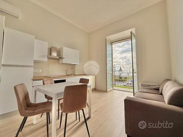 MONOLOCALE A POZZUOLI