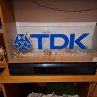 Insegna TDK