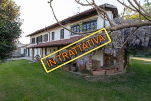 Villa di 424 m² con più di 5 locali e box auto dop