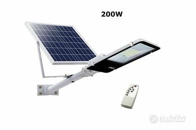 LAMPIONE STRADALE 200W CON PANNELLO SOLARE