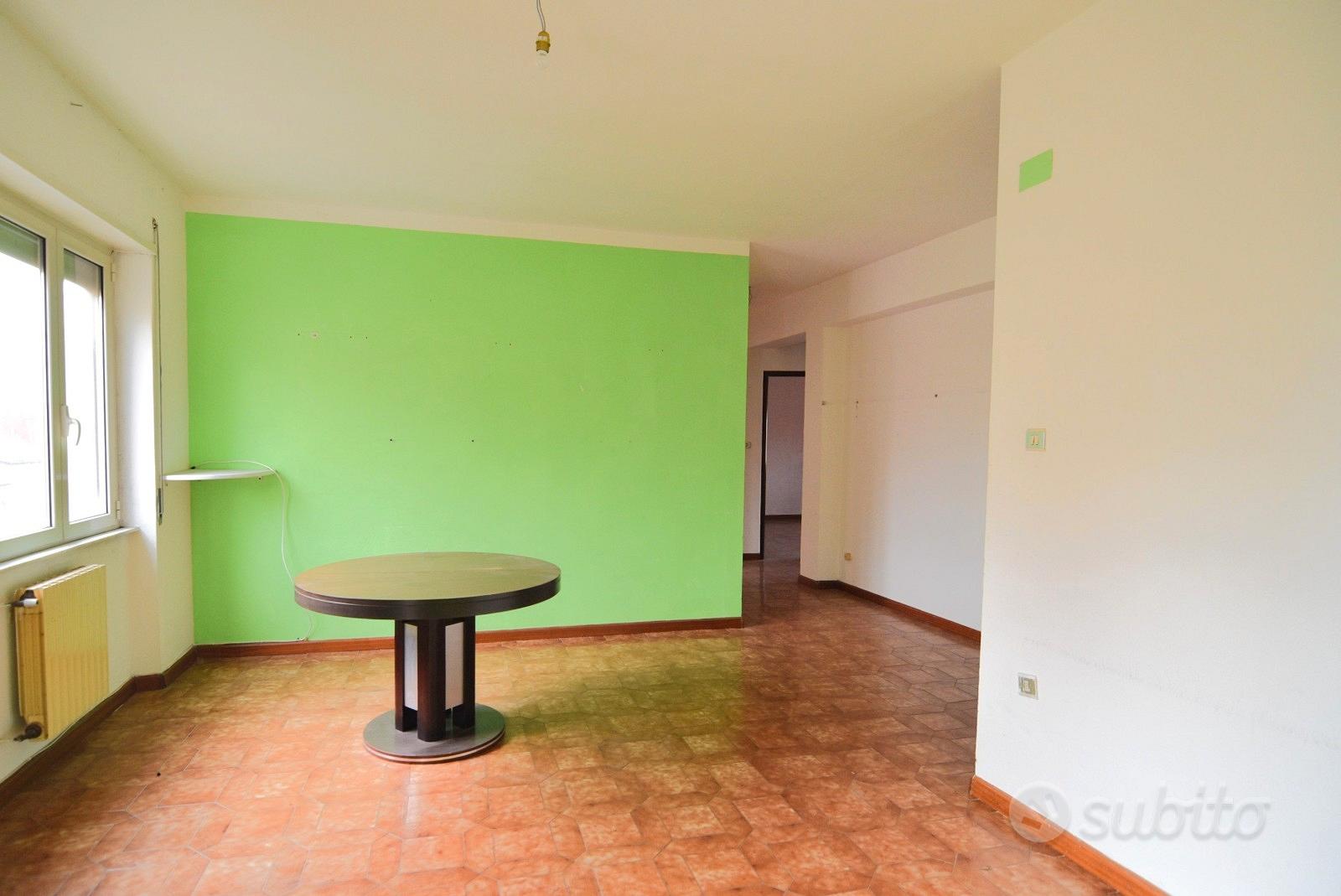 Secondo piano spazioso con 3camere in zona servita - Vista 6