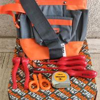 Beta marsupio utensili isolati