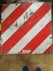 Cartello carichi sporgenti