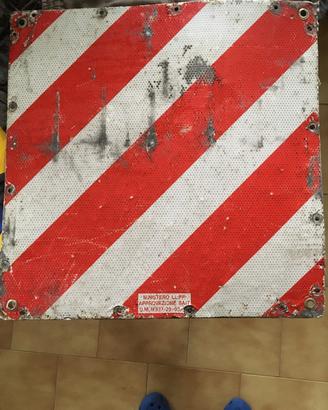 Cartello carichi sporgenti