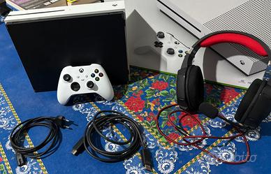 Xbox one s + cuffie + controller