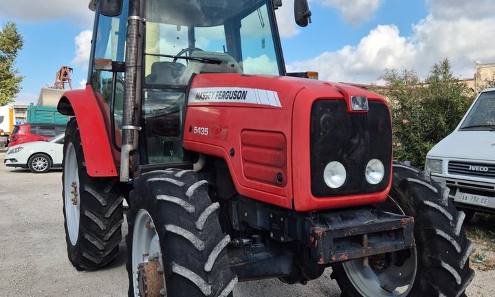 Trattore Massey Ferguson 5435