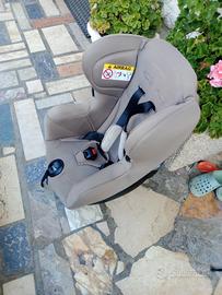 Seggiolino auto bimbo
