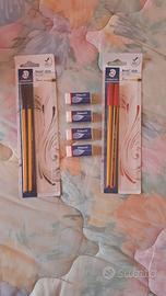 Penne e gomme da cancellare 