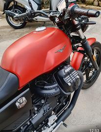 Moto Guzzi V7 - 2022