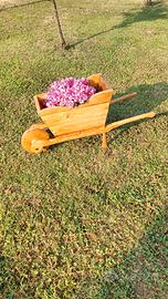 Fioriera in Legno Carriola