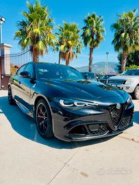 Alfa Romeo Giulia 2.9 V6 Bi-Turbo AT8 Quadrifoglio