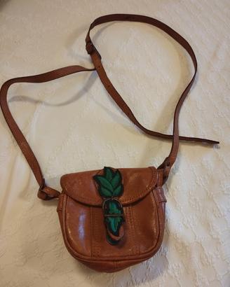 piccola borsa in pelle artigianale