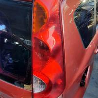 NISSAN NOTE 2008 - FARO POSTERIORE DESTRO