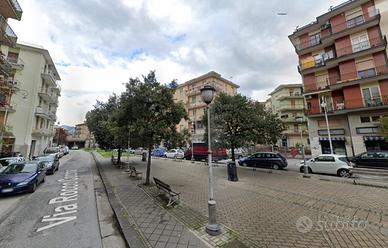 Posto auto scoperto in parco privato