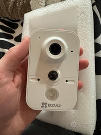 Telecamera EZVIZ