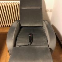 Poltrona per anziani motorizzata.