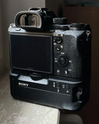 Sony A7S II – 1.300 scatti + grip originale