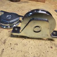 Ruote per cancelli e portoni con rotaia curva