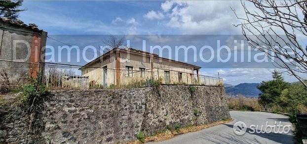 Terreno 17.000mq con fabbricato a Linguaglossa - Vista 3
