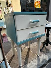 Mobiletto azzurro delfini