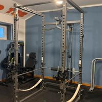 Rack a gabbia accesoriato (cavo alto/basso, smith)