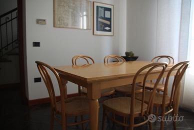 tavolo cucina , senza sedie,