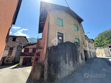 CASA SEMINDIPENDENTE A ARDENNO