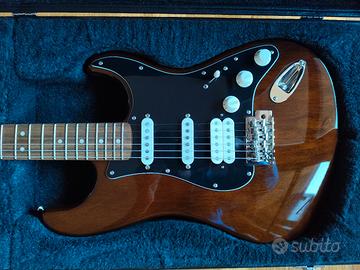 Chitarra elettrica SQUIER CV 70s STRAT + accessori